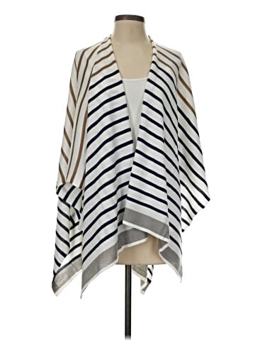Simply Noelle Poncho (view 1)