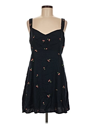 Old Navy Casual Dress (view 1)