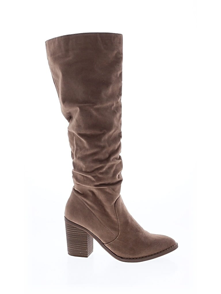 Pre-owned Universal Thread Boots In Brown