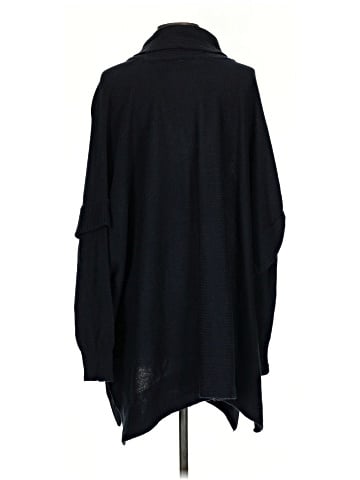 La Classe Couture Poncho (view 2)