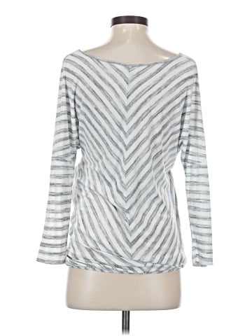 Liz Lange Maternity 3/4 Sleeve T-Shirt (view 2)
