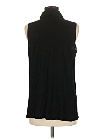 Jennifer Lopez Sleeveless Top (view 2)