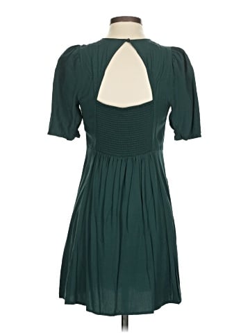 Old Navy Casual Dress (view 2)