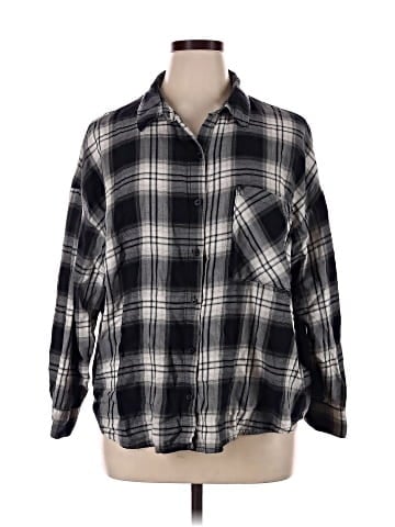 Divided by H&M Long Sleeve Button-Down Shirt (view 1)