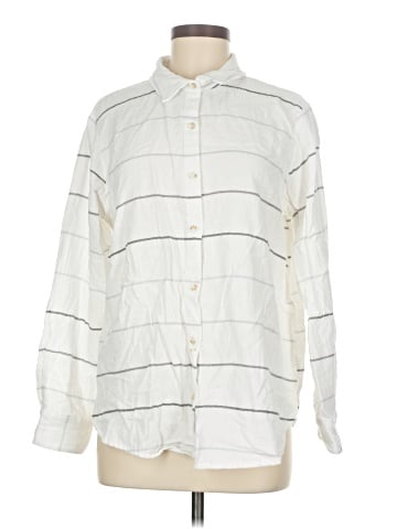Maurices Long Sleeve Button-Down Shirt (view 1)