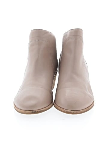 Gee WaWa Ankle Boots (view 2)