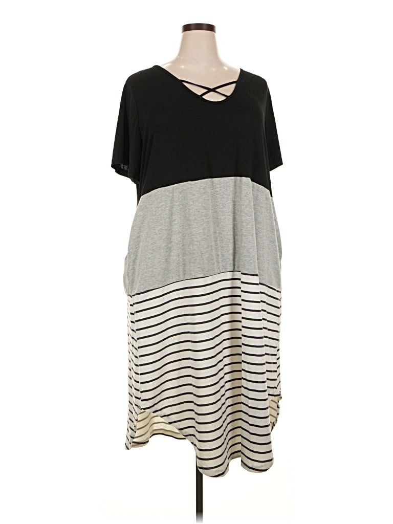 Pre-owned Bloomchic Casual Dress In Gray