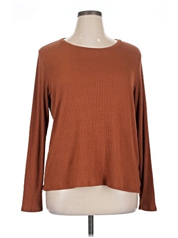 American Eagle Outfitters Pullover Sweater (view 1)