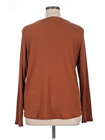 American Eagle Outfitters Pullover Sweater (view 2)