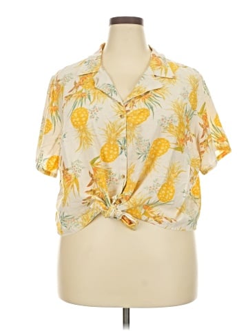 a.n.a. A New Approach Short Sleeve Blouse (view 1)