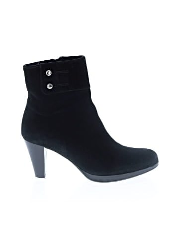C La Canadienne Ankle Boots (view 1)