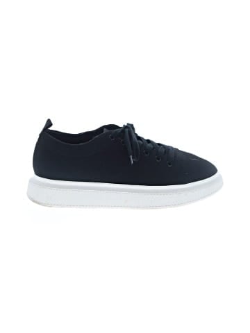 BP. Sneakers (view 1)