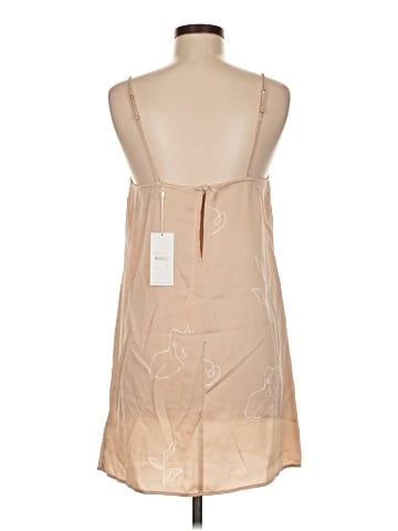 Finders Keepers Sleeveless Blouse (view 2)