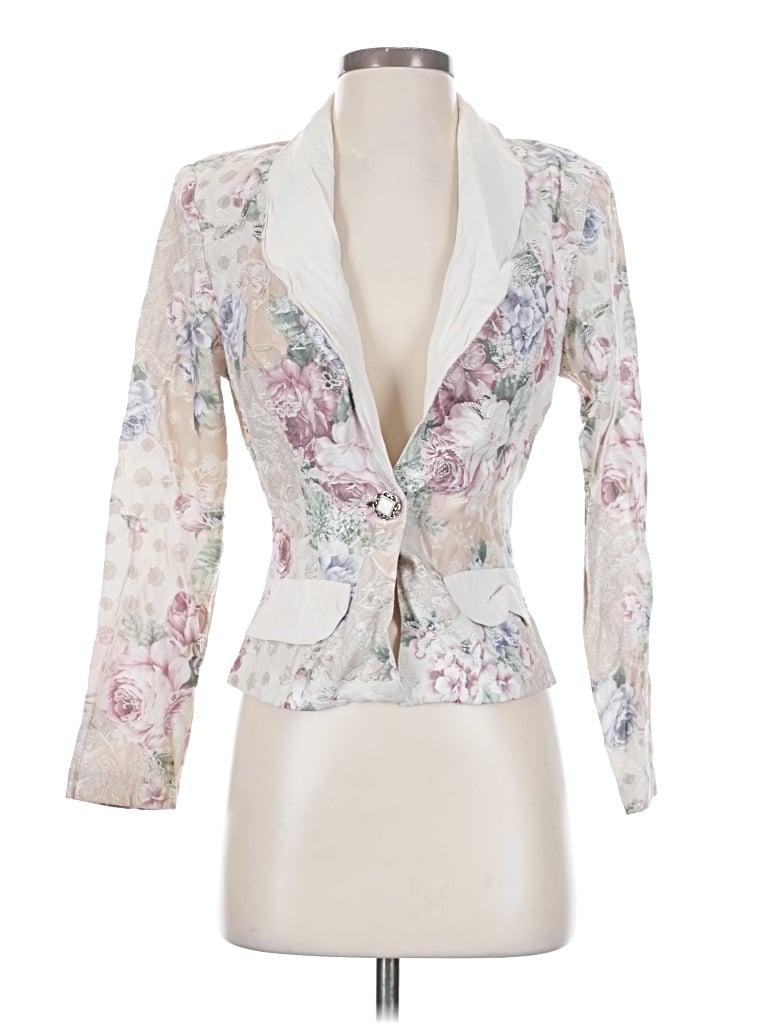 Click to view more detailed imagery on our partner's website Pre-owned Wrapper Blazer Jacket In White