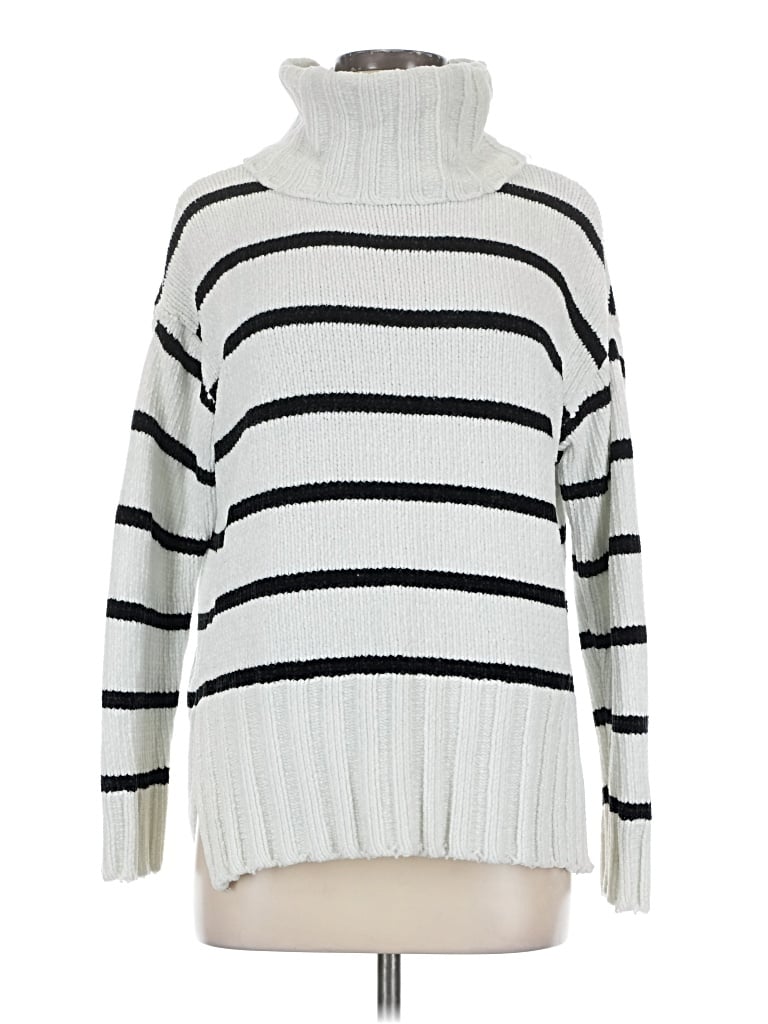 Pre-owned Love By Design Turtleneck Sweater In White