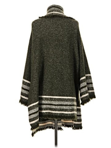 Coco + Carmen Poncho (view 2)
