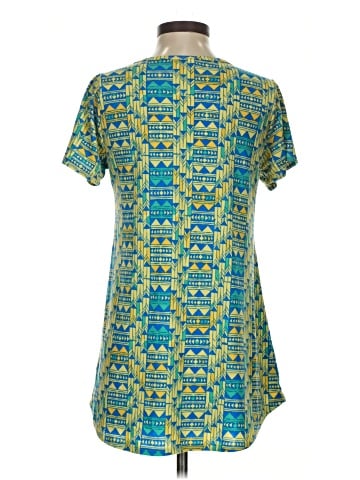 Lularoe Short Sleeve Blouse (view 2)