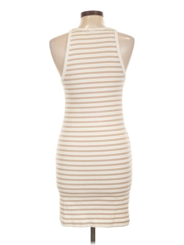 Old Navy Casual Dress (view 2)