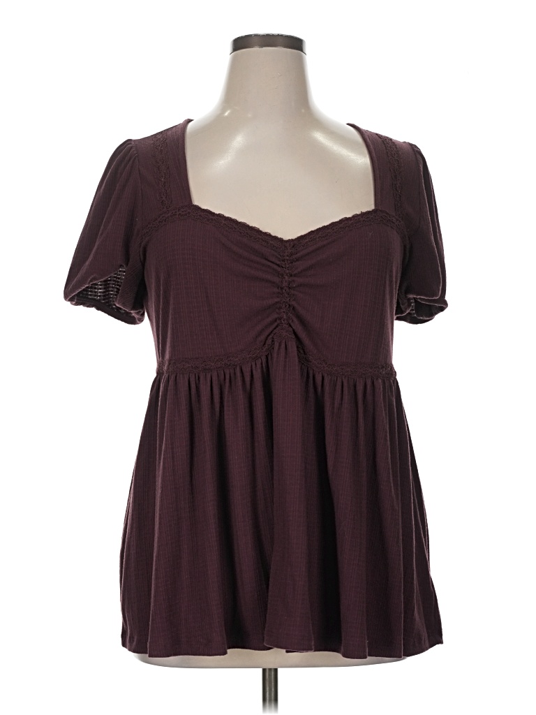 Pre-owned Torrid Short Sleeve Top Burgundy Sweetheart Neckline Tops