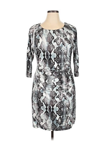 Jennifer Lopez Casual Dress (view 1)