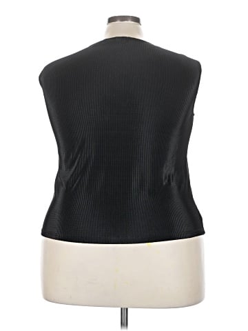 Briggs New York Sleeveless T-Shirt (view 2)
