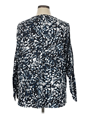 Weekend Suzanne Betro 3/4 Sleeve T-Shirt (view 2)
