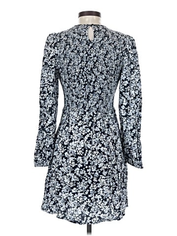 Old Navy Casual Dress (view 2)