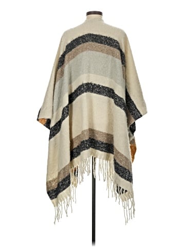 Coco + Carmen Poncho (view 2)