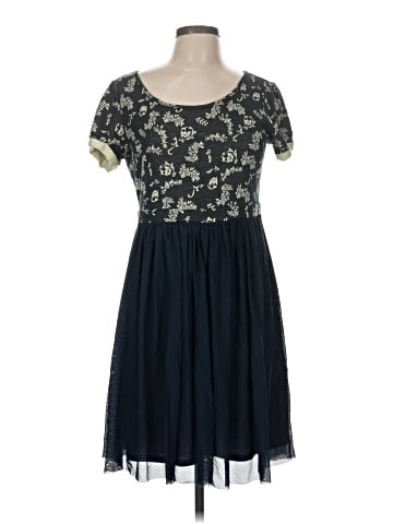 Everleigh Casual Dress (view 1)
