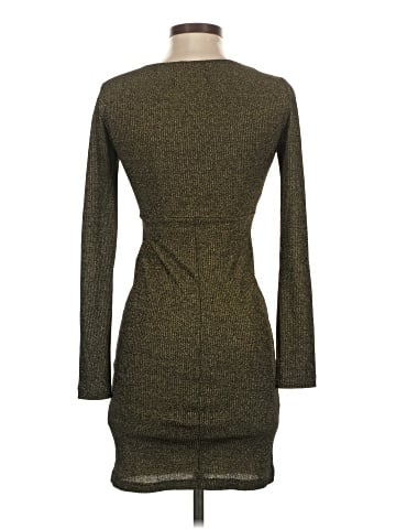 Urban Outfitters Casual Dress (view 2)