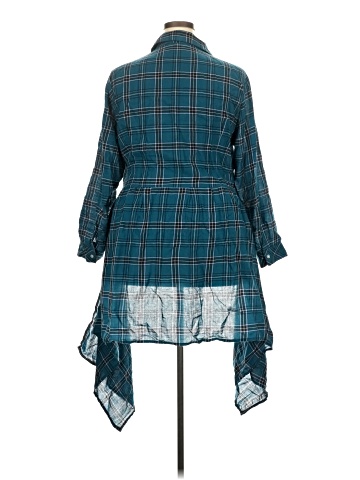 New Look Long Sleeve Button-Down Shirt (view 2)