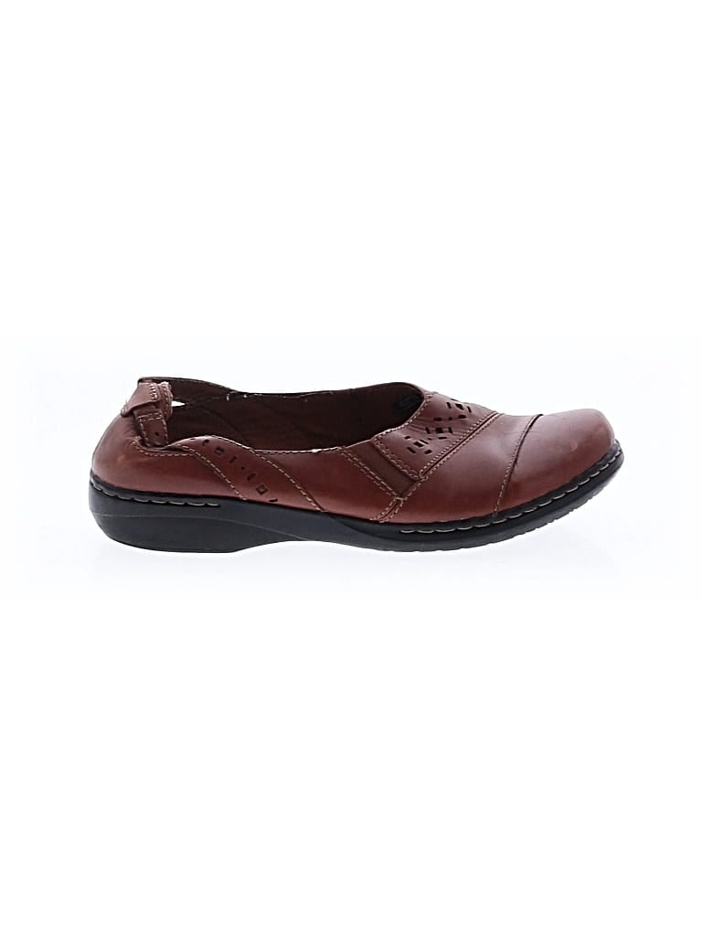 Pre-owned Clarks Flats In Brown