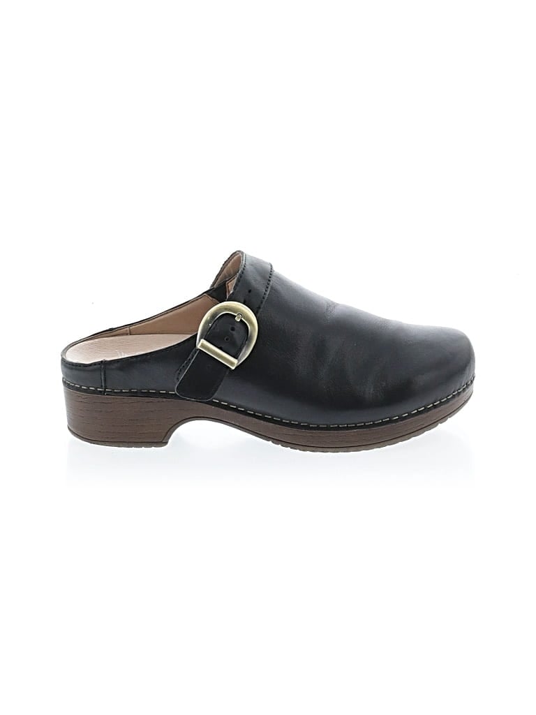 Pre-owned Dansko Mule/clog In Black