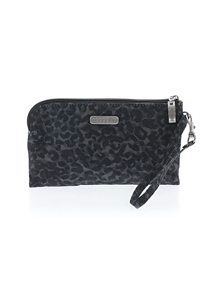Pre-owned Baggallini Wristlet In Black
