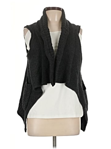 Hazel Cardigan (view 1)