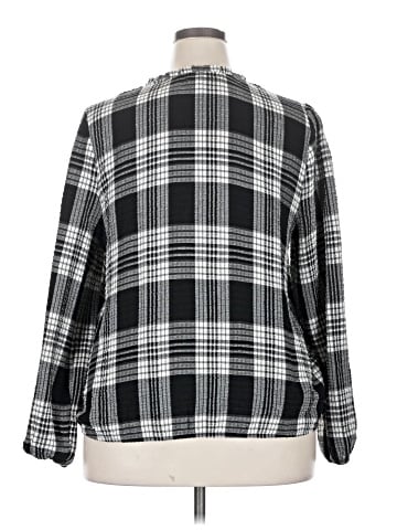 Eyeshadow 3/4 Sleeve Blouse (view 2)