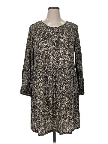 Old Navy Casual Dress (view 1)