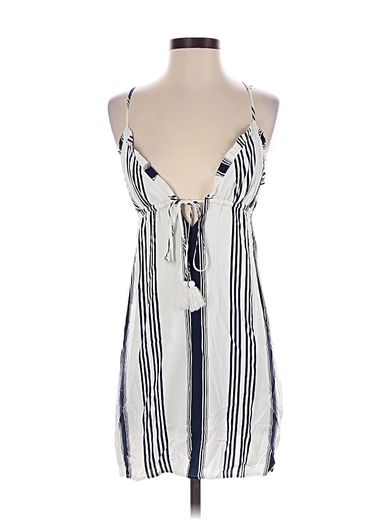Pre-owned Forever 21 Casual Dress In White