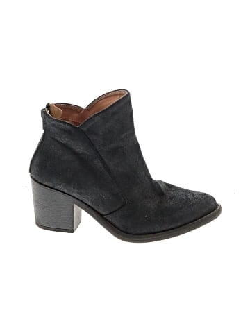 Qupid Ankle Boots (view 1)