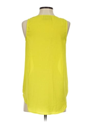 Romeo & Juliet Couture Sleeveless Blouse (view 2)