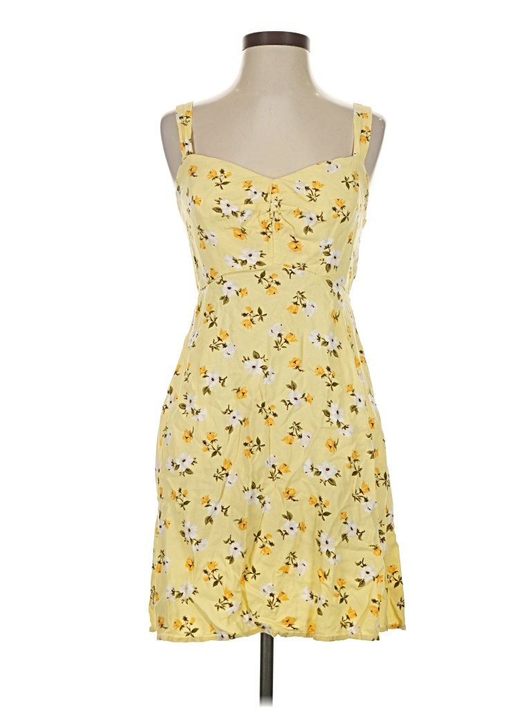 Pre-owned Old Navy Casual Dress In Yellow