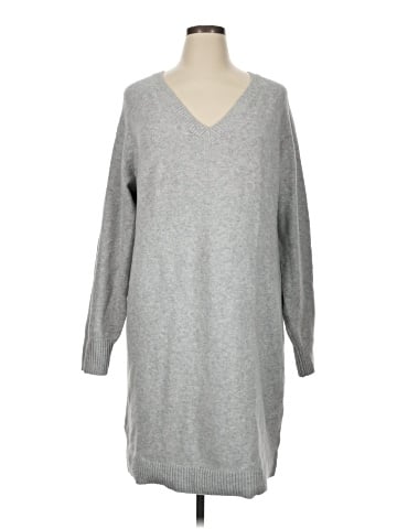 Old Navy Pullover Sweater (view 1)