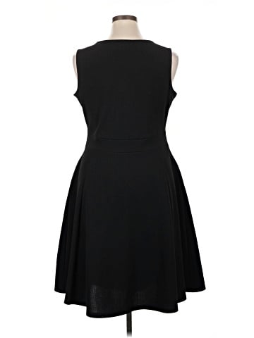 Molly & Isadora Casual Dress (view 2)