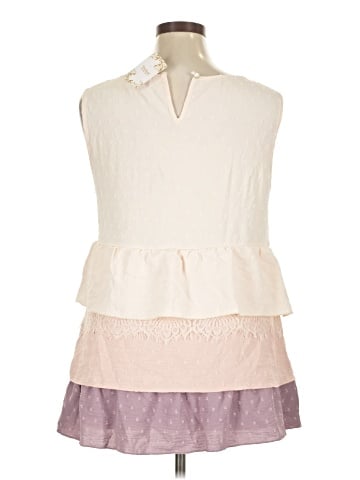 Weekend Suzanne Betro Sleeveless Blouse (view 2)