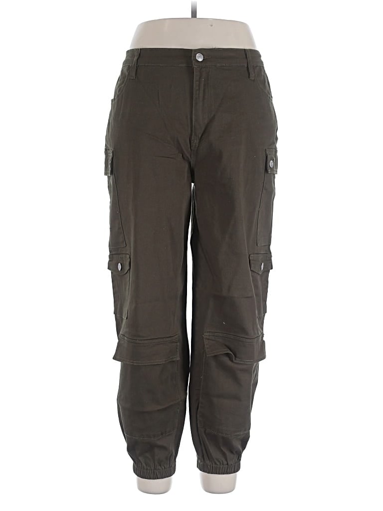 Pre-owned Almost Famous Cargo Pants In Green