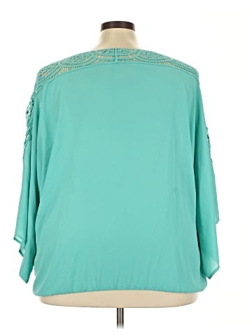 Cha Cha Vente 3/4 Sleeve Blouse (view 2)