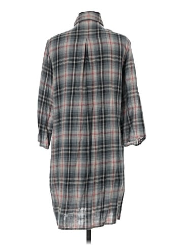 Max Studio 3/4 Sleeve Button-Down Shirt (view 2)