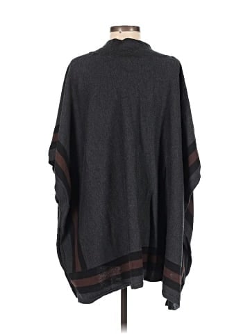 Hinge Poncho (view 2)