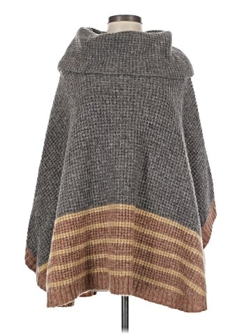 Mystree Poncho (view 1)