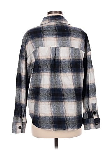 E&M Collection Long Sleeve Button-Down Shirt (view 2)